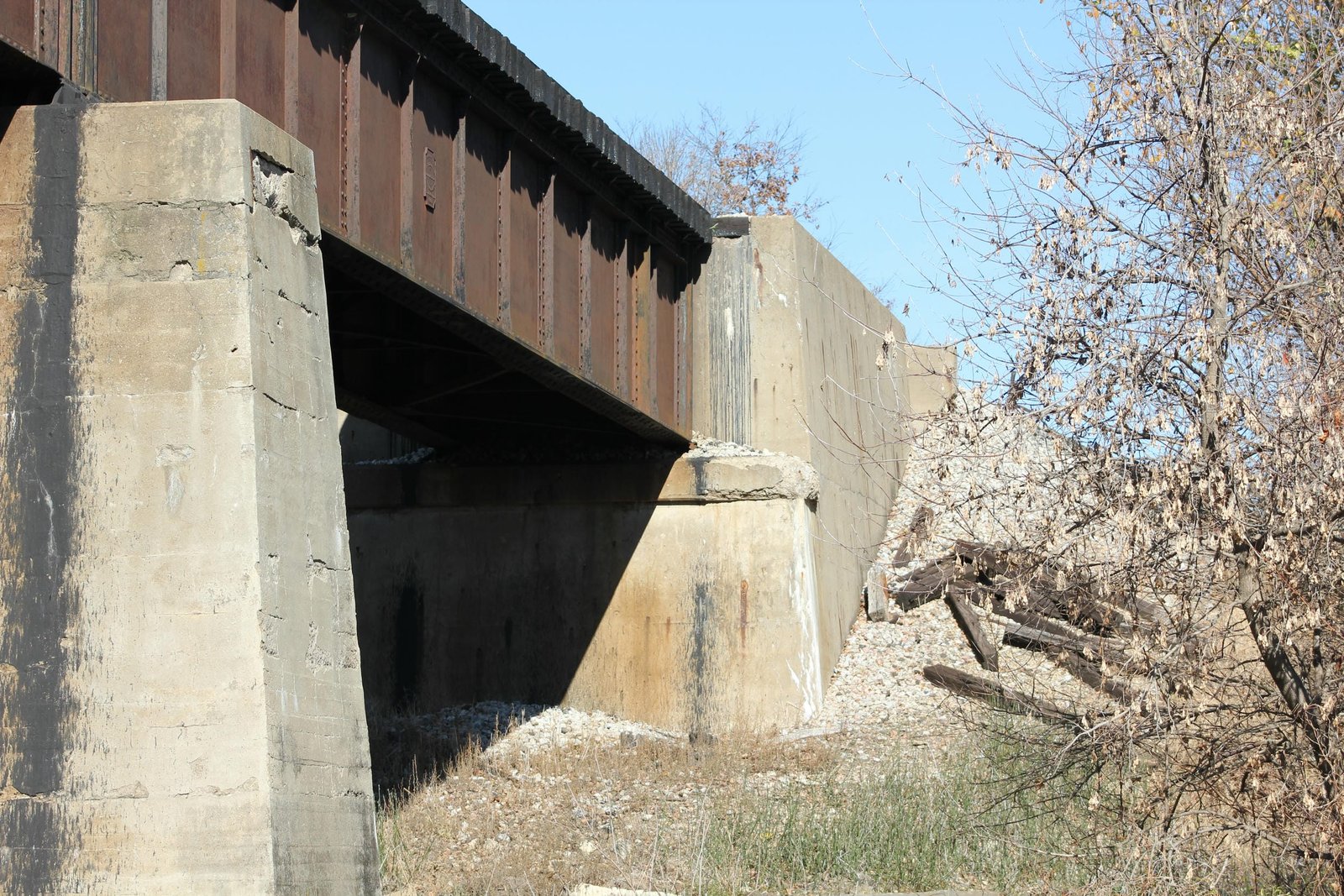 East abutment